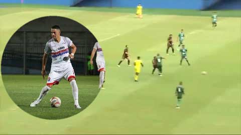 Cầu thủ Brazil gây sốt với pha làm bàn từ 70m sau khi cá cược với trọng tài